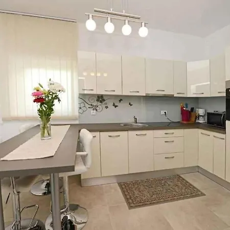 With Pool In Porec-istrien 54580 Apartament *