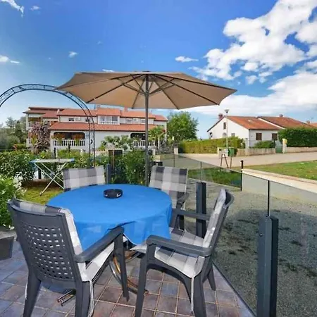 With Pool In Porec-istrien 54580 Διαμέρισμα