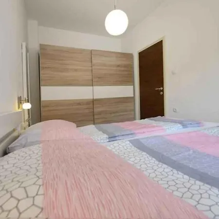 With Pool In Porec-istrien 54580 Apartament *