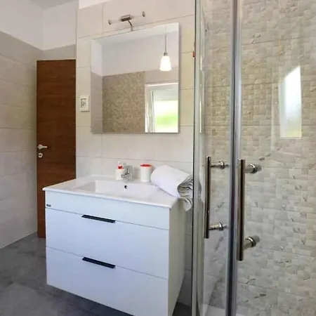 With Pool In Porec-istrien 54580 Apartament
